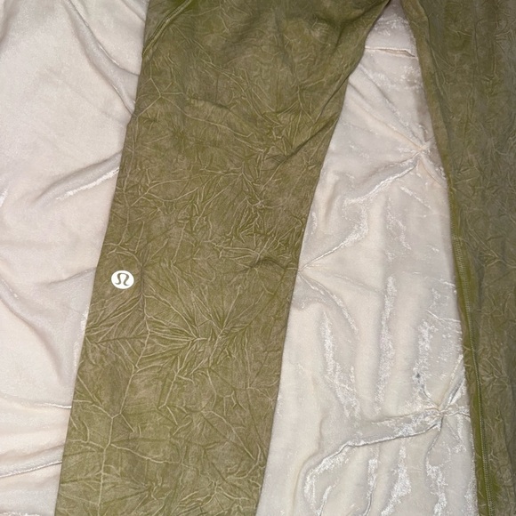 Lululemon Fast and Free High Rise Tight 25" *Ice Dye
Size 8 - Picture 13 of 16